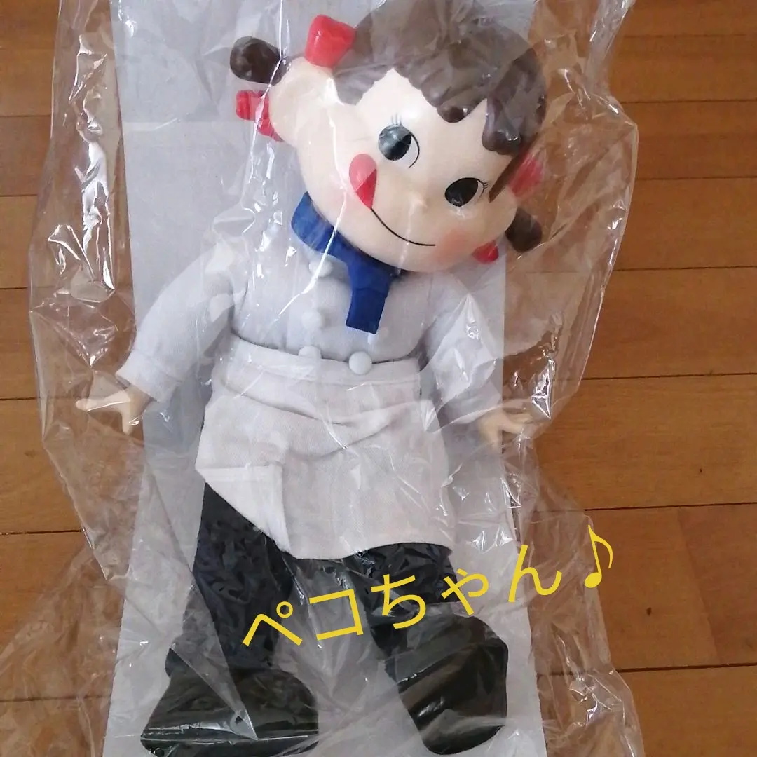 昭和コックペコちゃん 昭和コックペコちゃん （ペコちゃん70周年「ミニミニペコちゃん