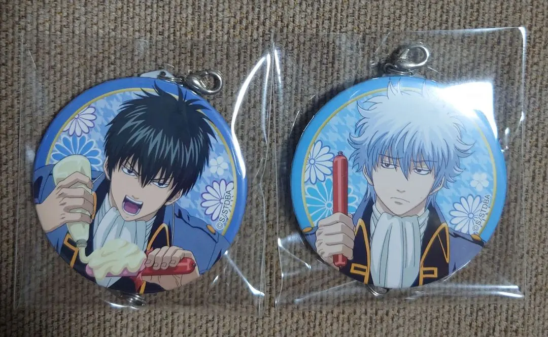 Thumbnail of Gintama Gintoki Hijikata Tsunagaru Can Badge Sausage Shinsengumi