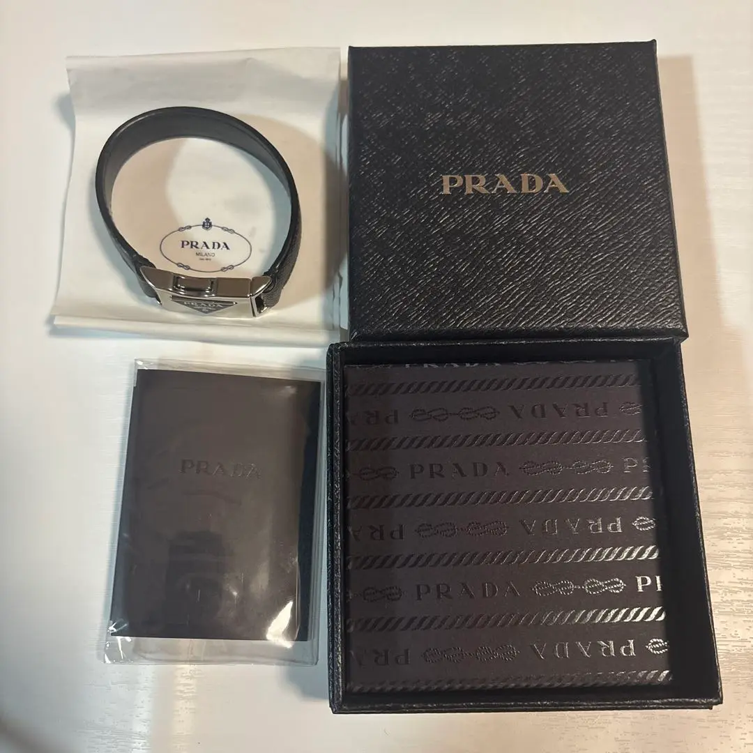 2025年最新】PRADA メンズ ブレスレットの人気アイテム - メルカリ