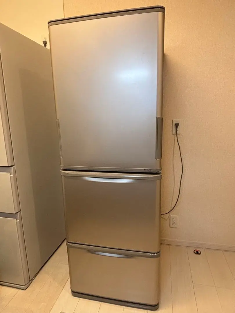 シャープ 冷蔵庫 SJ-W352D-N 両開き 350L 2018年製 Amazon | シャープ 冷蔵庫 (幅60.0cm) 350L 両開き 3ドア