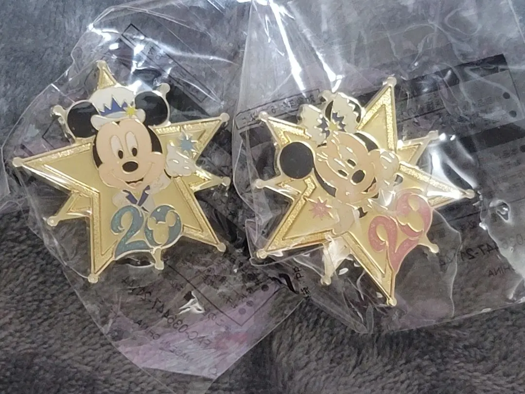 Thumbnail of [New] DisneySea 20th Anniversary Pin Badges Mickey & Minnie Set of 2