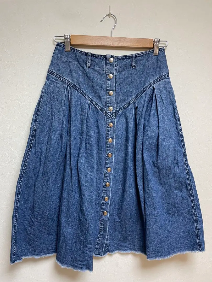 カラフル♫【美品】シーニューヨーク 高級スカート サイズ4 紺 138 カラフル♫【美品】シーニューヨーク 高級スカート サイズ4 紺 138