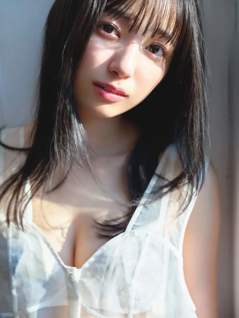 Thumbnail of Mao Iguchi L-size photo set, 4 photos in total