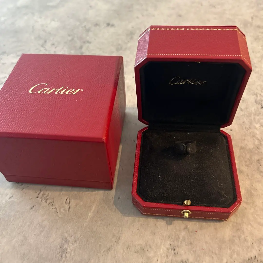 Thumbnail of Cartier red leather octagonal case