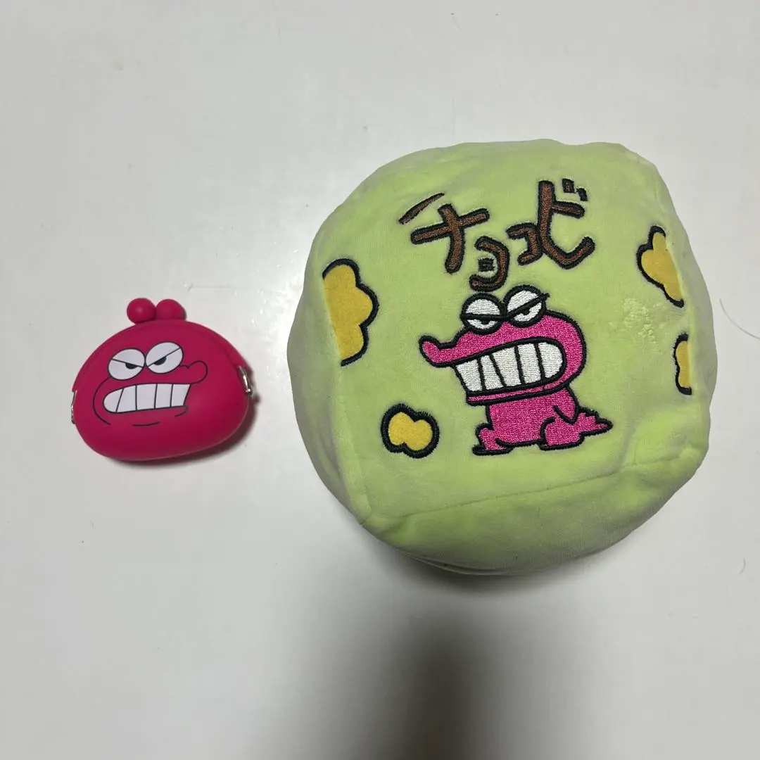 Thumbnail of Crayon Shin-chan coin purse, square plush toy