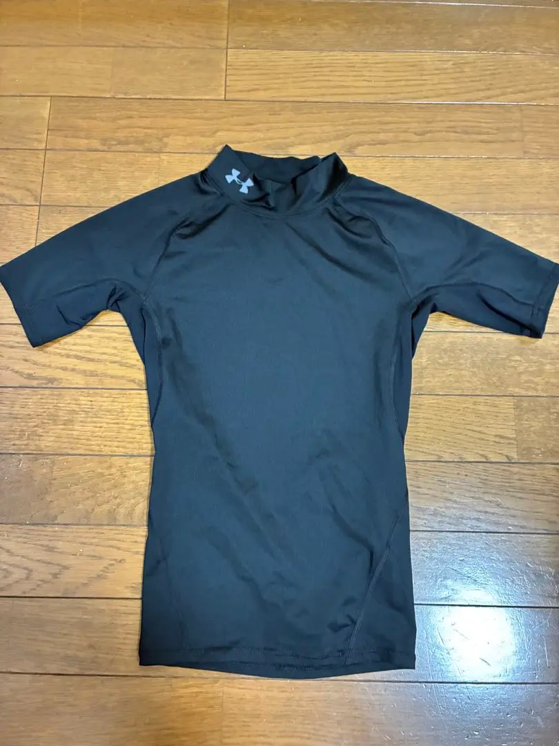 Thumbnail of Under Armour short-sleeved innerwear, men's size S, black