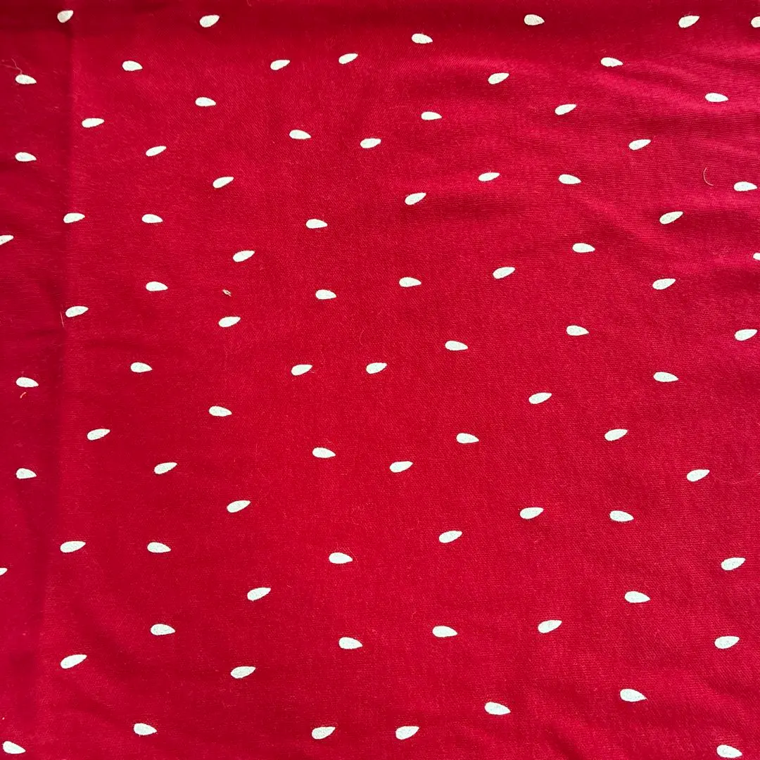 白色點狀紋樣 紅色 布料95×97 的縮圖