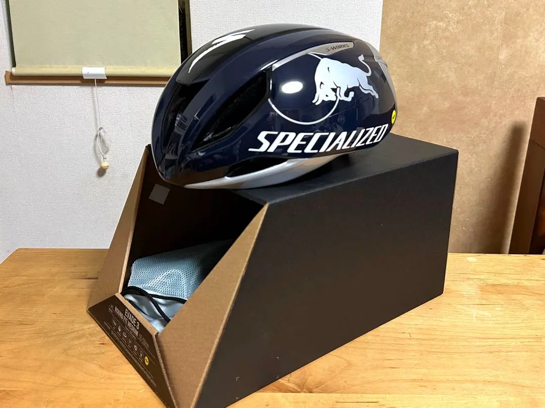 新品　レッドブル・ボーラハンスグローエ　2024　ポディウムキャップ　2 新品 レッドブル ボーラ・ハンスグローエ 2024 ポディウム