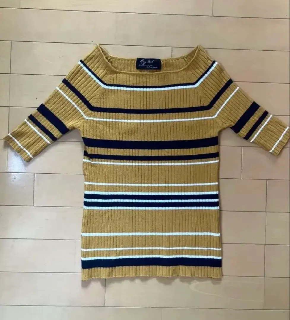 Thumbnail of Women's knit short-sleeved top