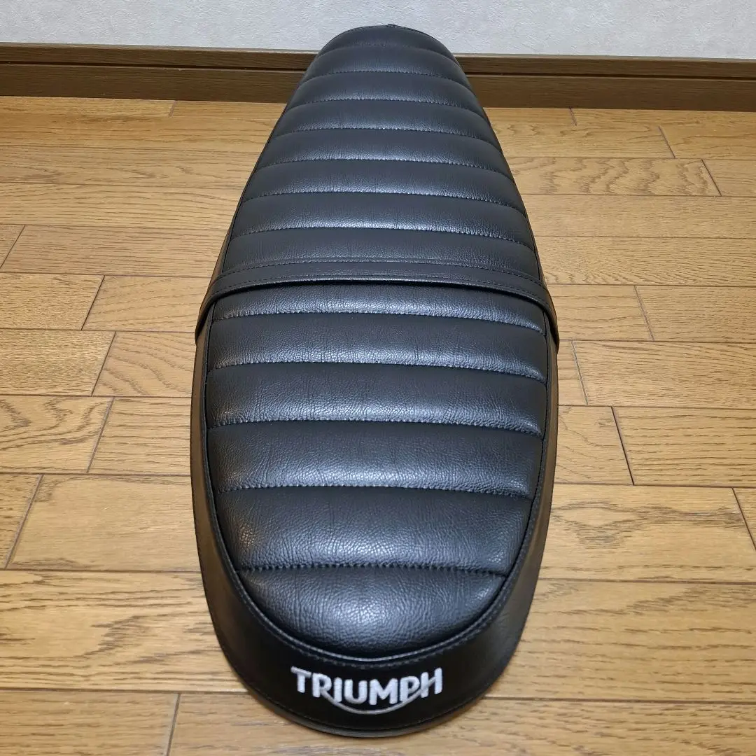2025年最新】Triumph 用品の種類：シート本体 バイク シートの