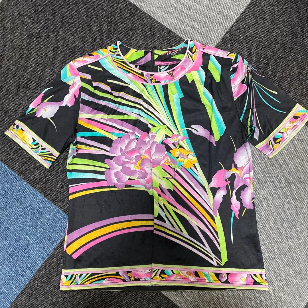 Thumbnail of REONARD 100% Silk Blouse Floral Pattern Size M