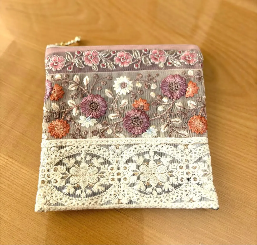 【降價】印度刺繡緞帶化妝包 棕色白色系14cm拉鍊【10】 的縮圖