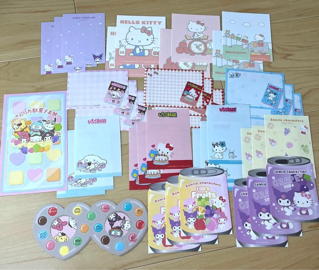 Thumbnail of Sanrio Ichigo Shinbun (Strawberry News), Sanrio Dagashi Honpo (Sanrio Candy Shop) etc. Assorted memo pads, for sharing