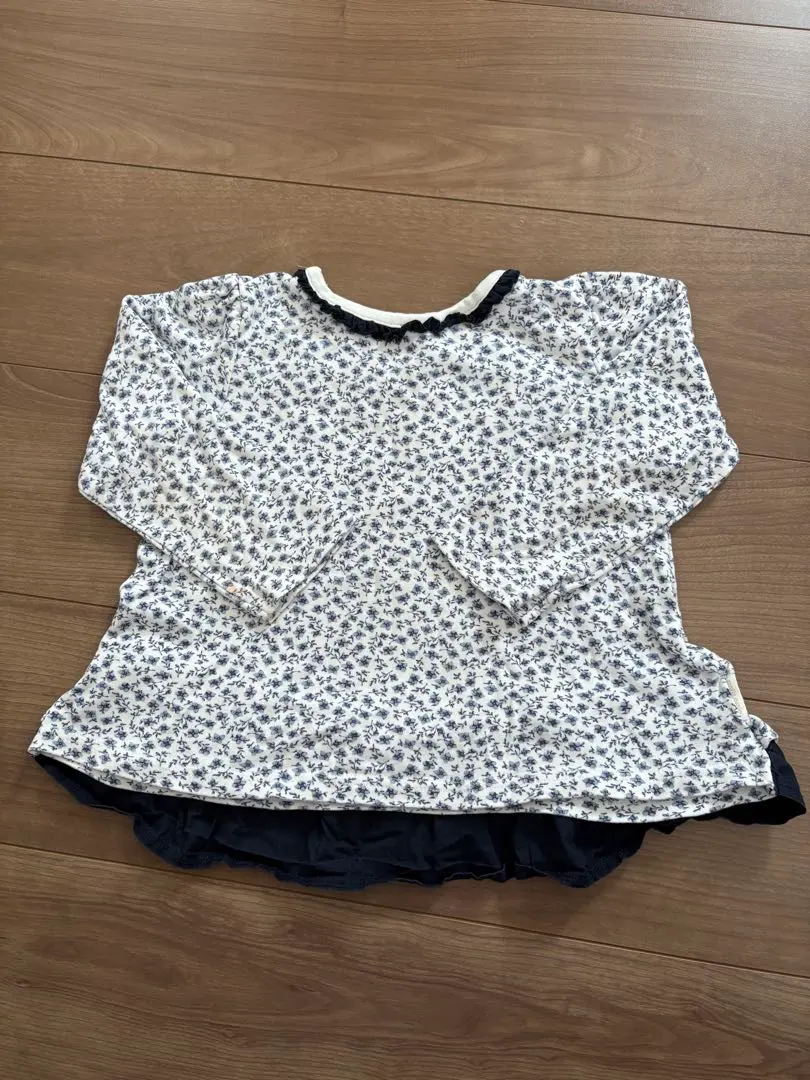 Thumbnail of petit main floral pattern