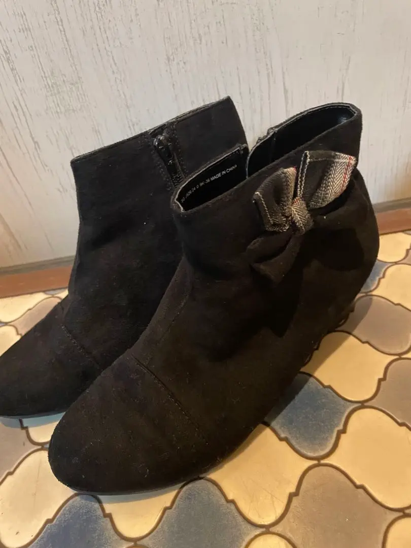 Thumbnail of Black short boots, 24cm