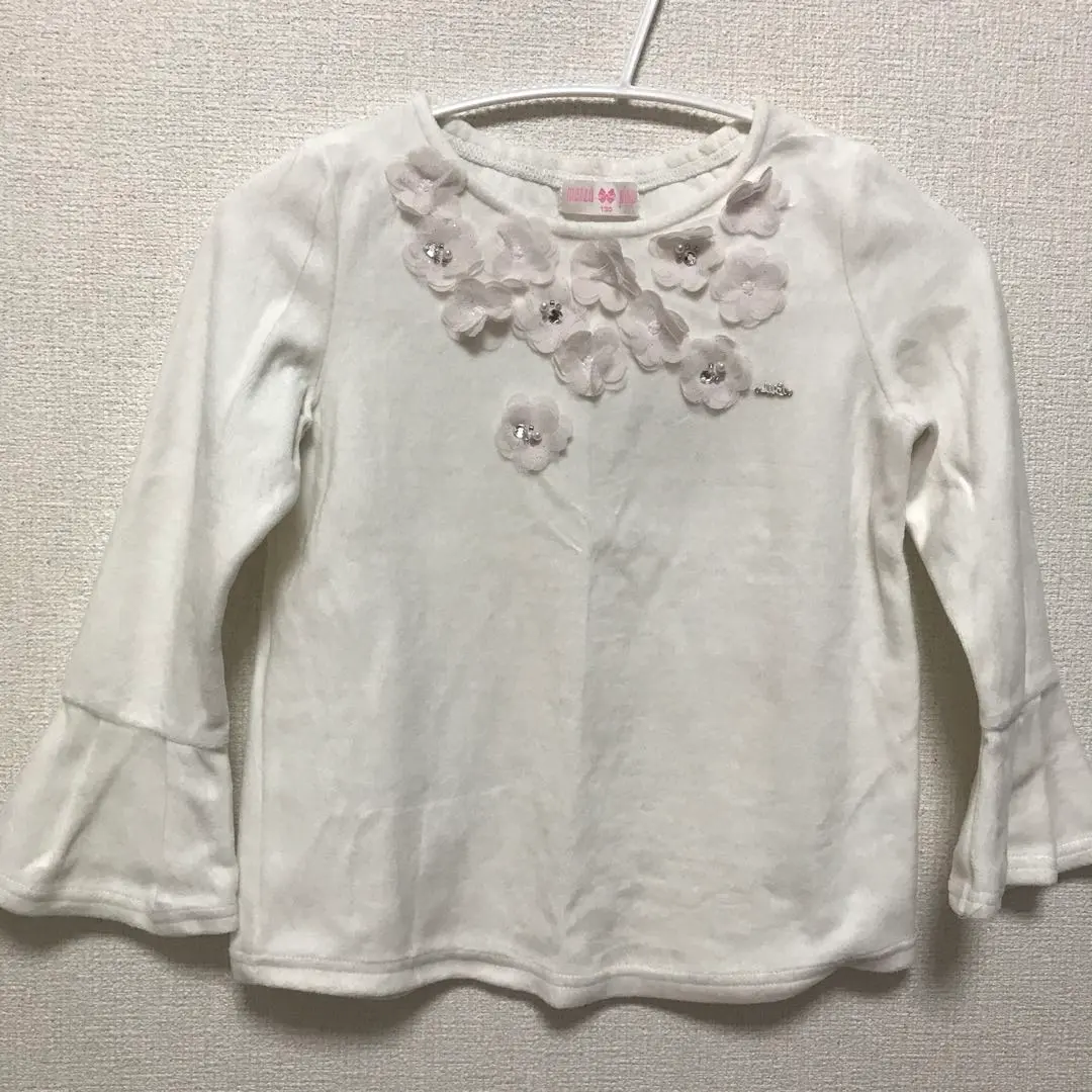 Thumbnail of Mezzo Piano Floral Embellished Long Sleeve Cut-and-Sew Top 130