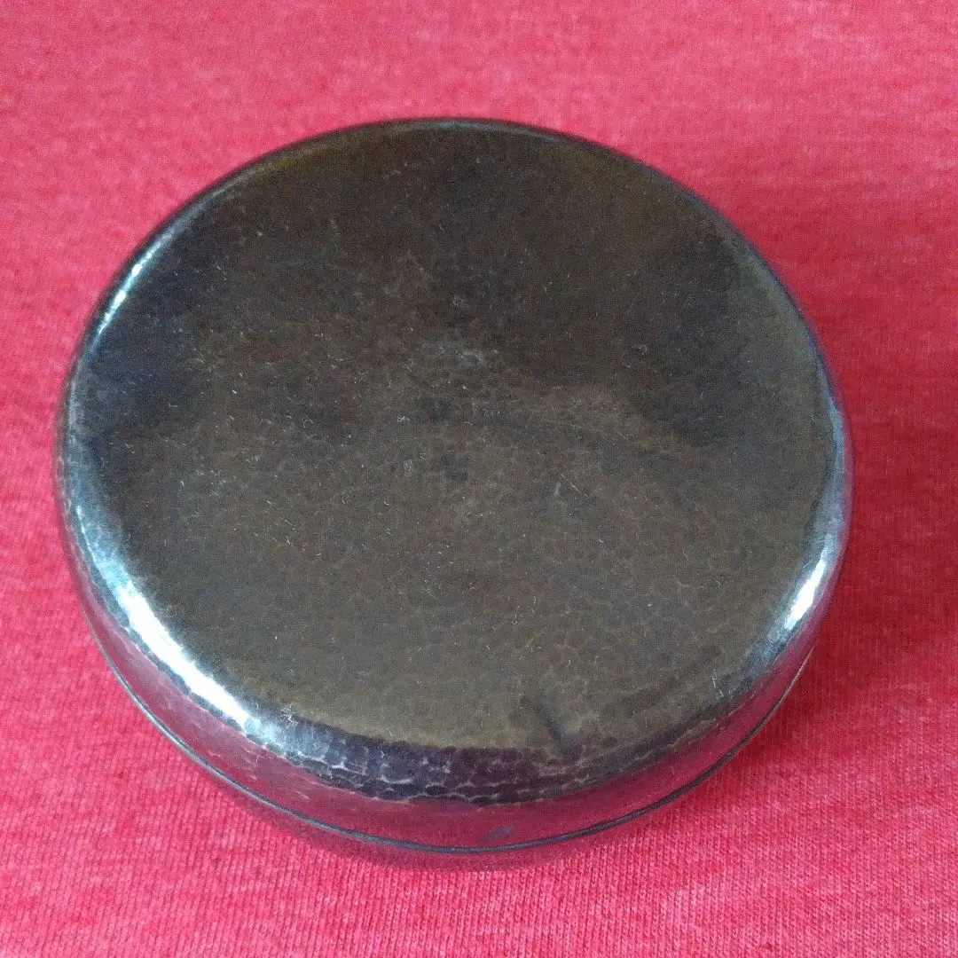 銀製　鎚目の菓子器　ヤンポ　204g Japan Vintage 純銀 尚美堂 ヤンポ 菓子器 茶道具 鎚目骨董