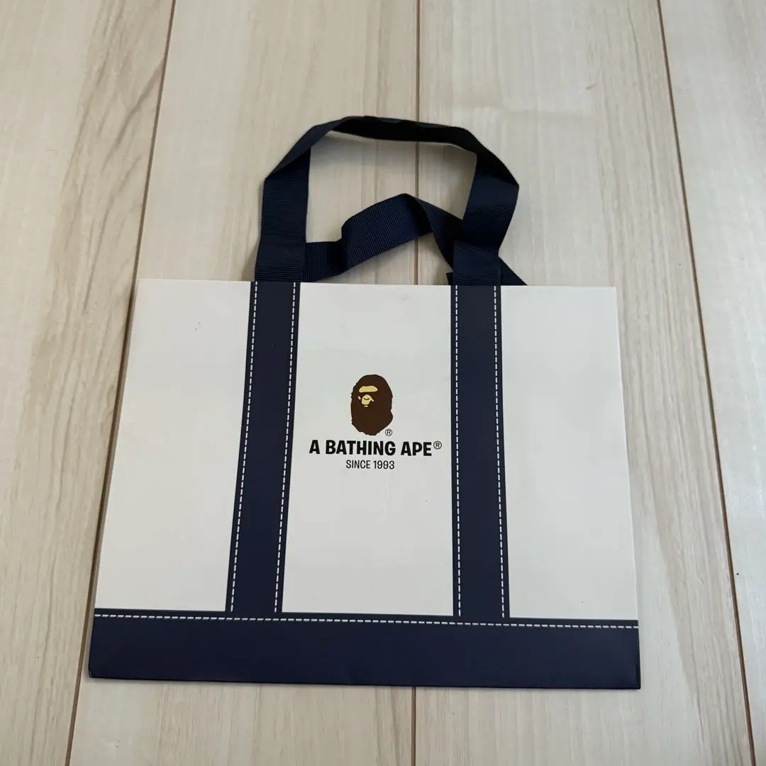 A BATHING APE ショッパー A BATHING APEのフリマアイテム一覧