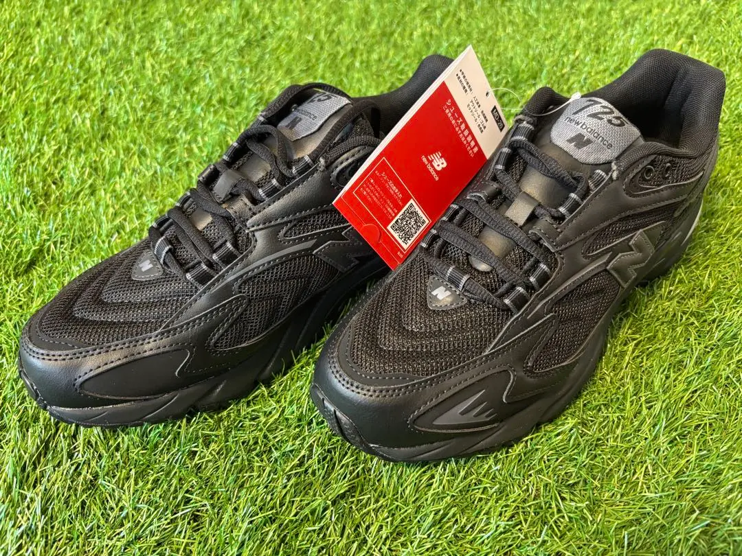 Thumbnail of New Balance 725 black sneakers