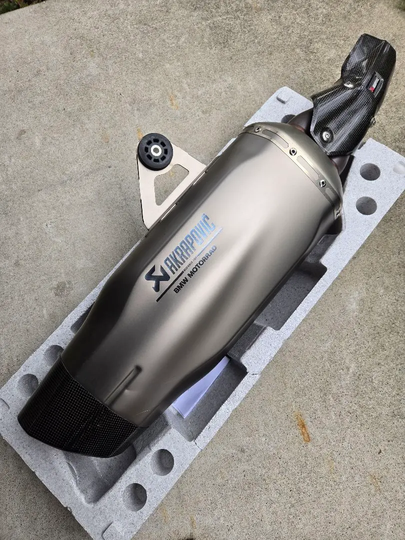 BMW R1200GS Akrapovic HP マフラー本体 Akrapovic BMW R1200GS Adventure 04-09 Titanium Slip-On