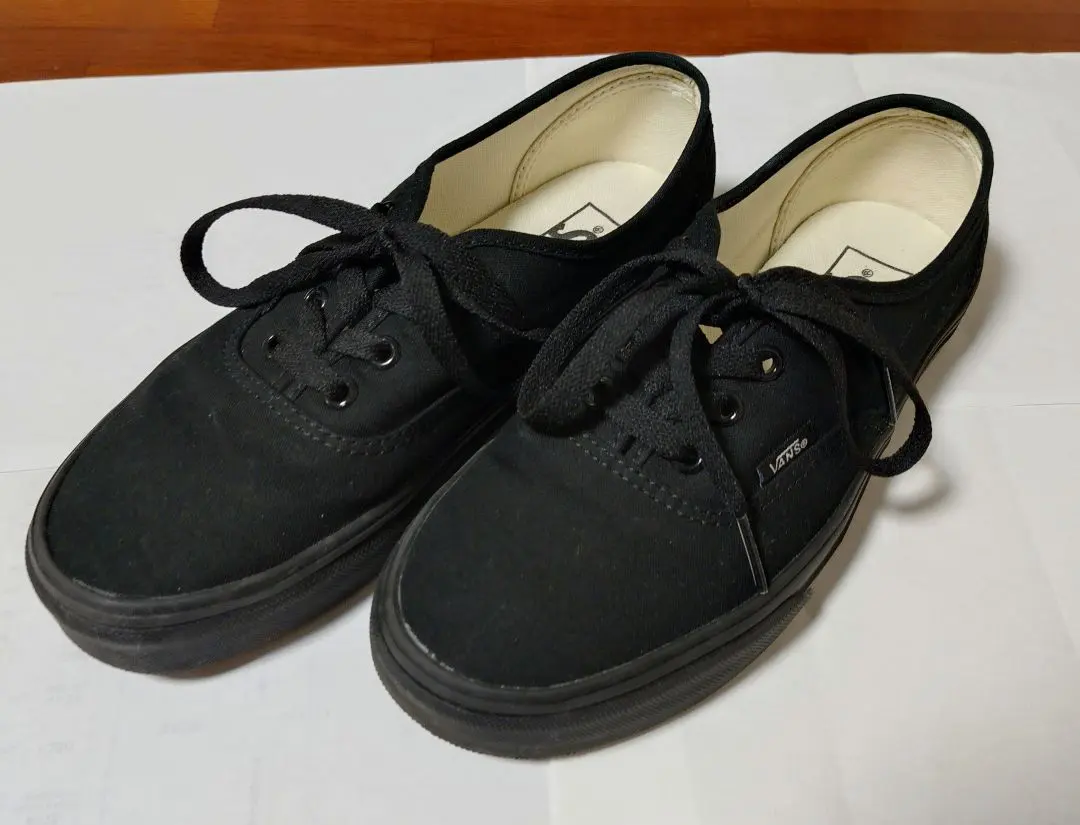 VANS 黑色 低筒 運動鞋 的縮圖