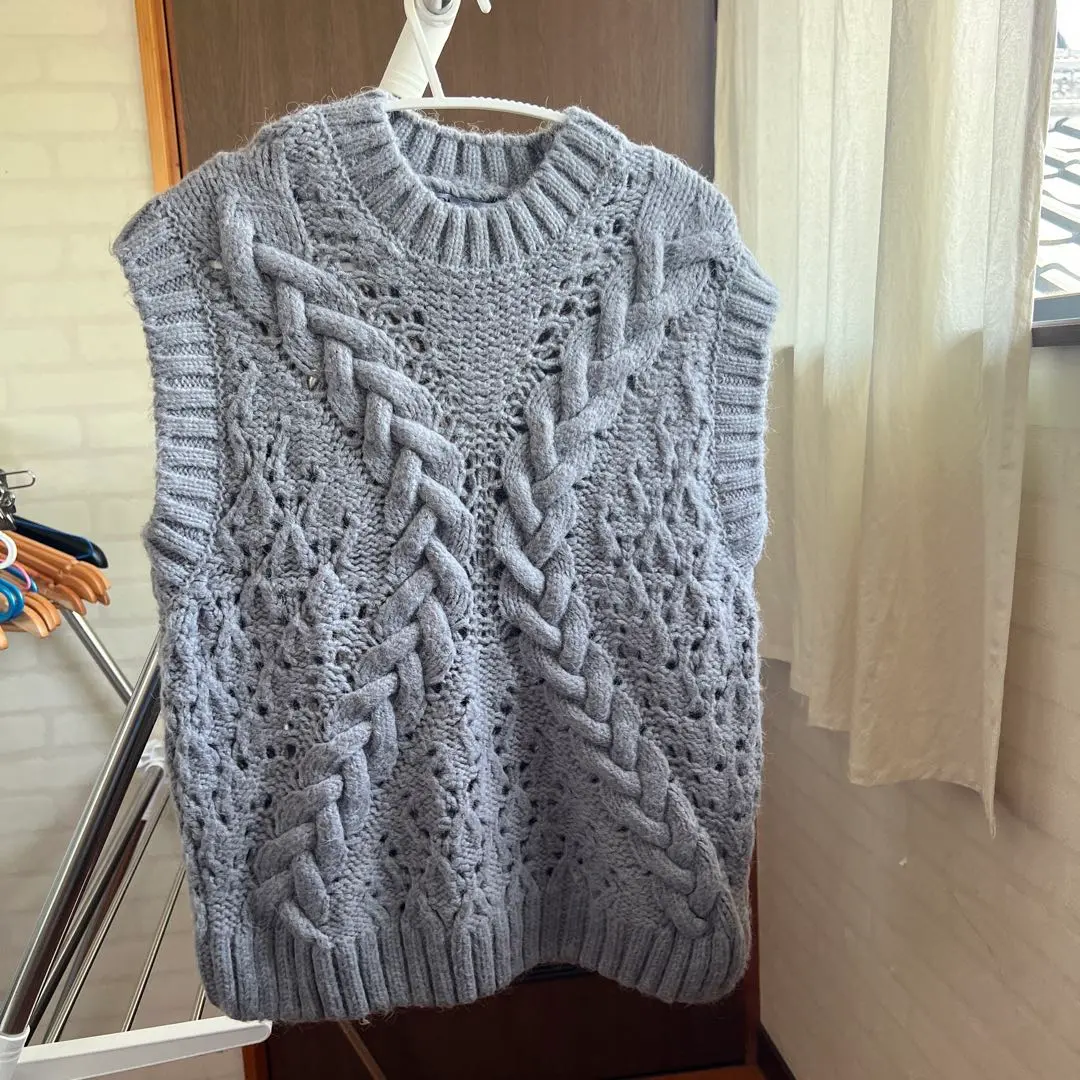 ZARA 粗織毛衣 秋裝 無袖毛衣 的縮圖