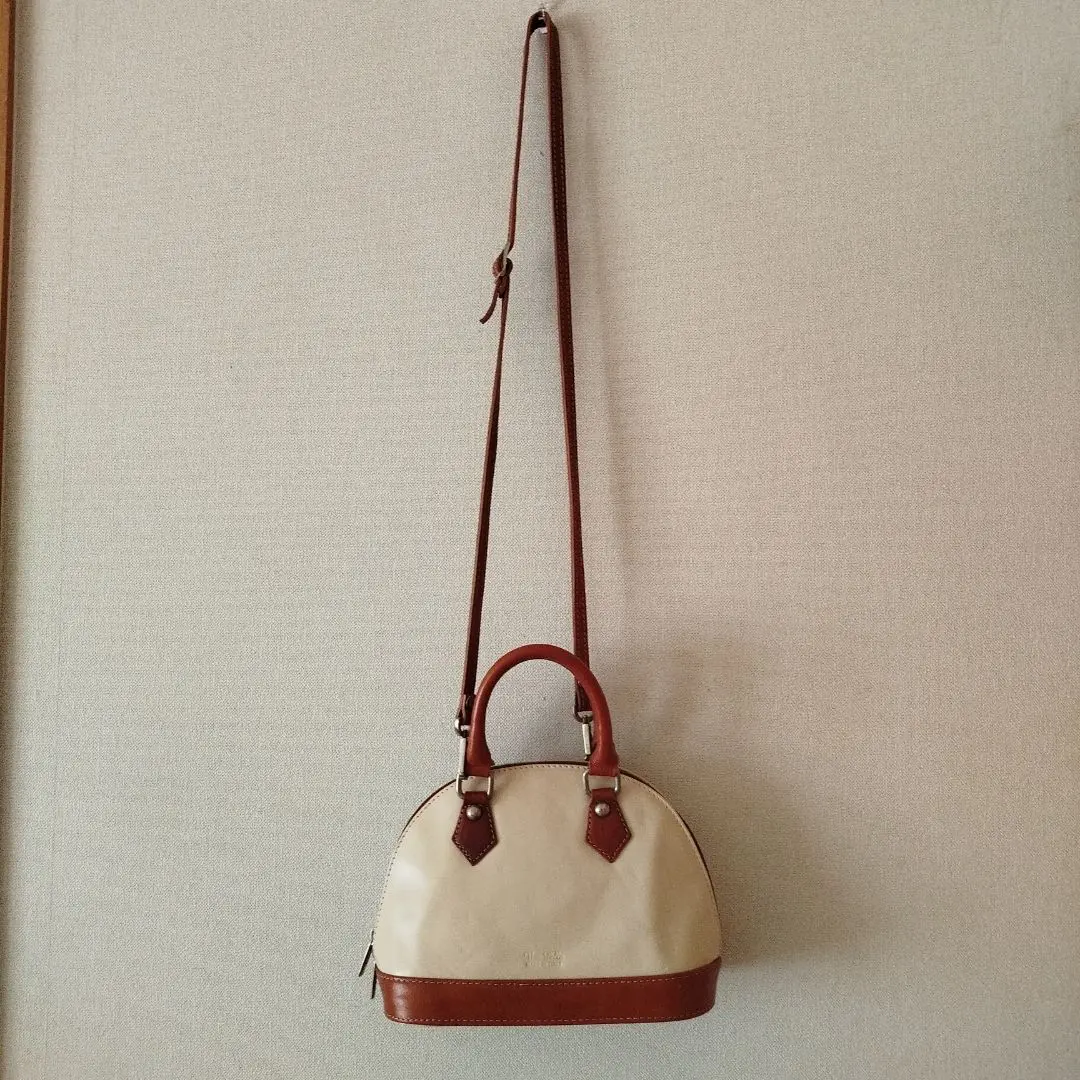超美品 エムエムシックスMM6 ショルダーバッグ レザー 30-25080506 超美品 エムエムシックスMM6 ショルダーバッグ レザー 30
