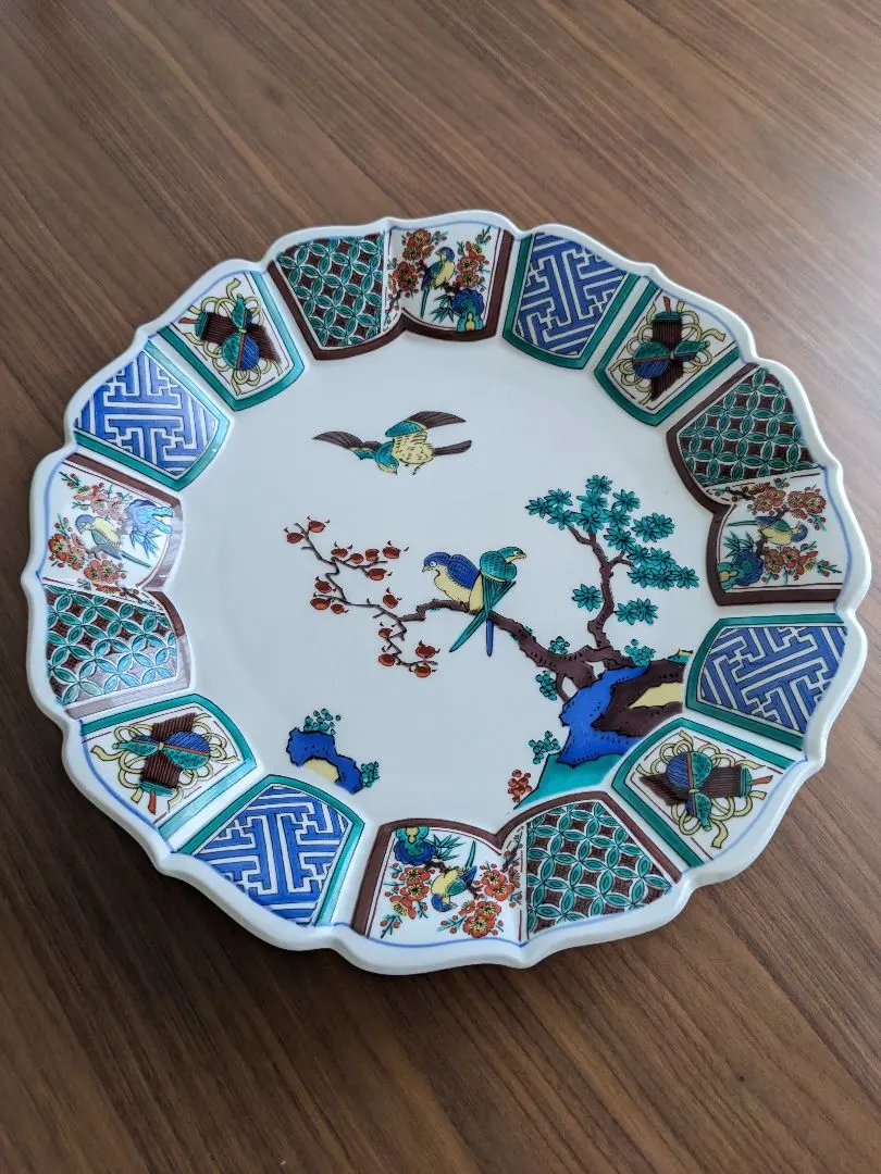 Thumbnail of Kutani ware: 10-inch serving plate (32cm) Old Kutani style, beautiful condition