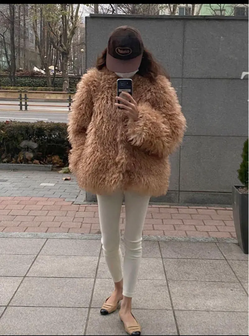 サモエド ベージュ ファーコート Samoyed Madam fur coat サモエド マダムファーコートの通販 by