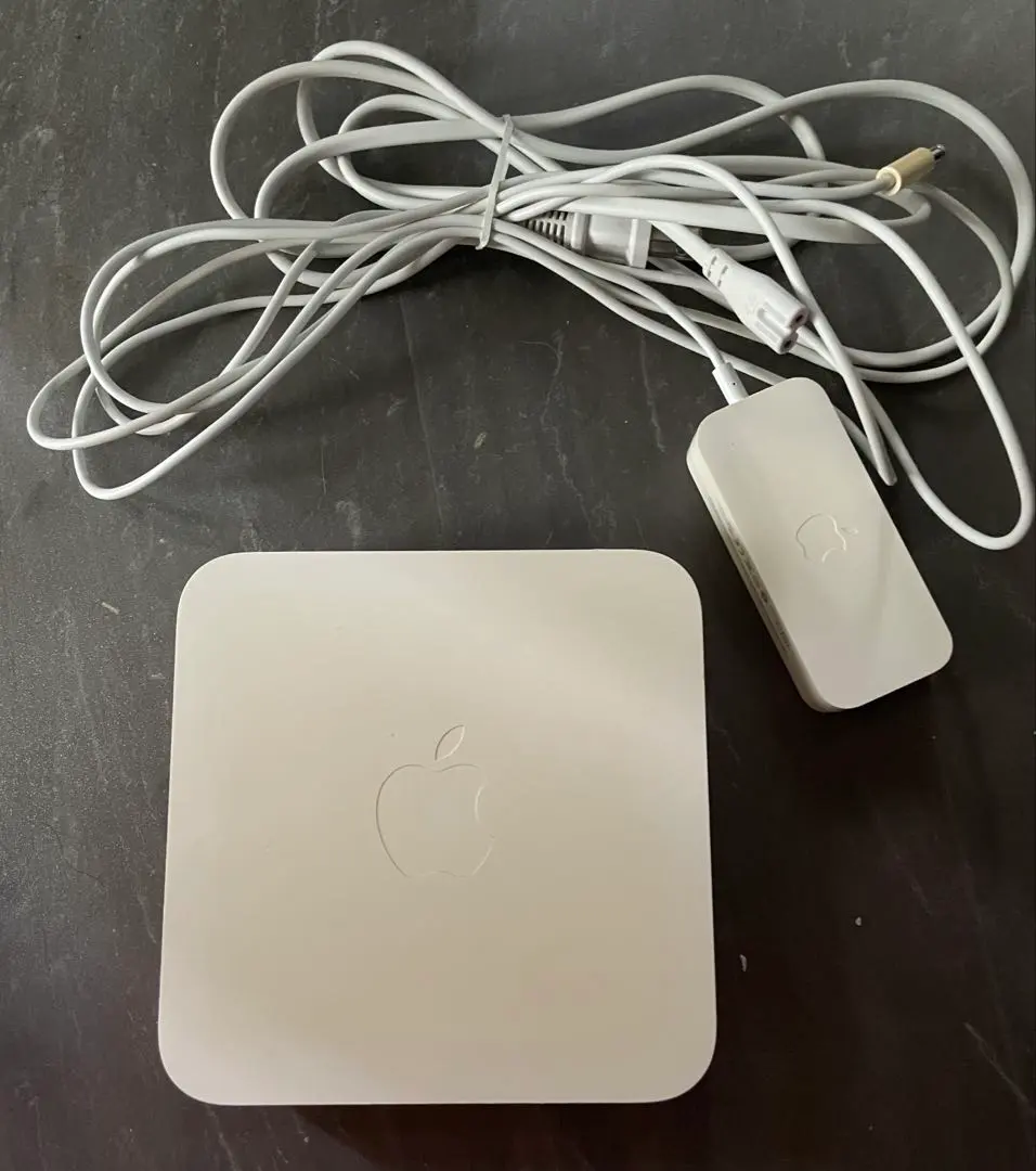 Thumbnail of AirMac Extreme 802.11n (3rd generation)