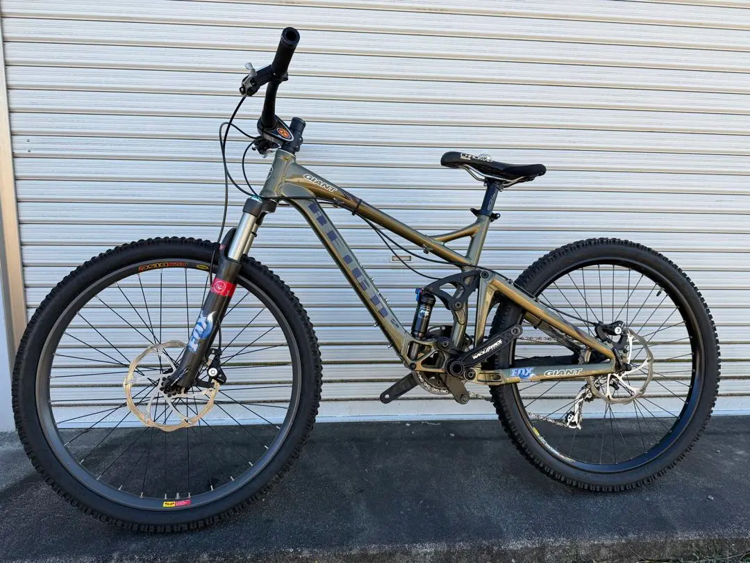 2018 Giant Reign 2 Bike - Reviews, Comparisons, Specs