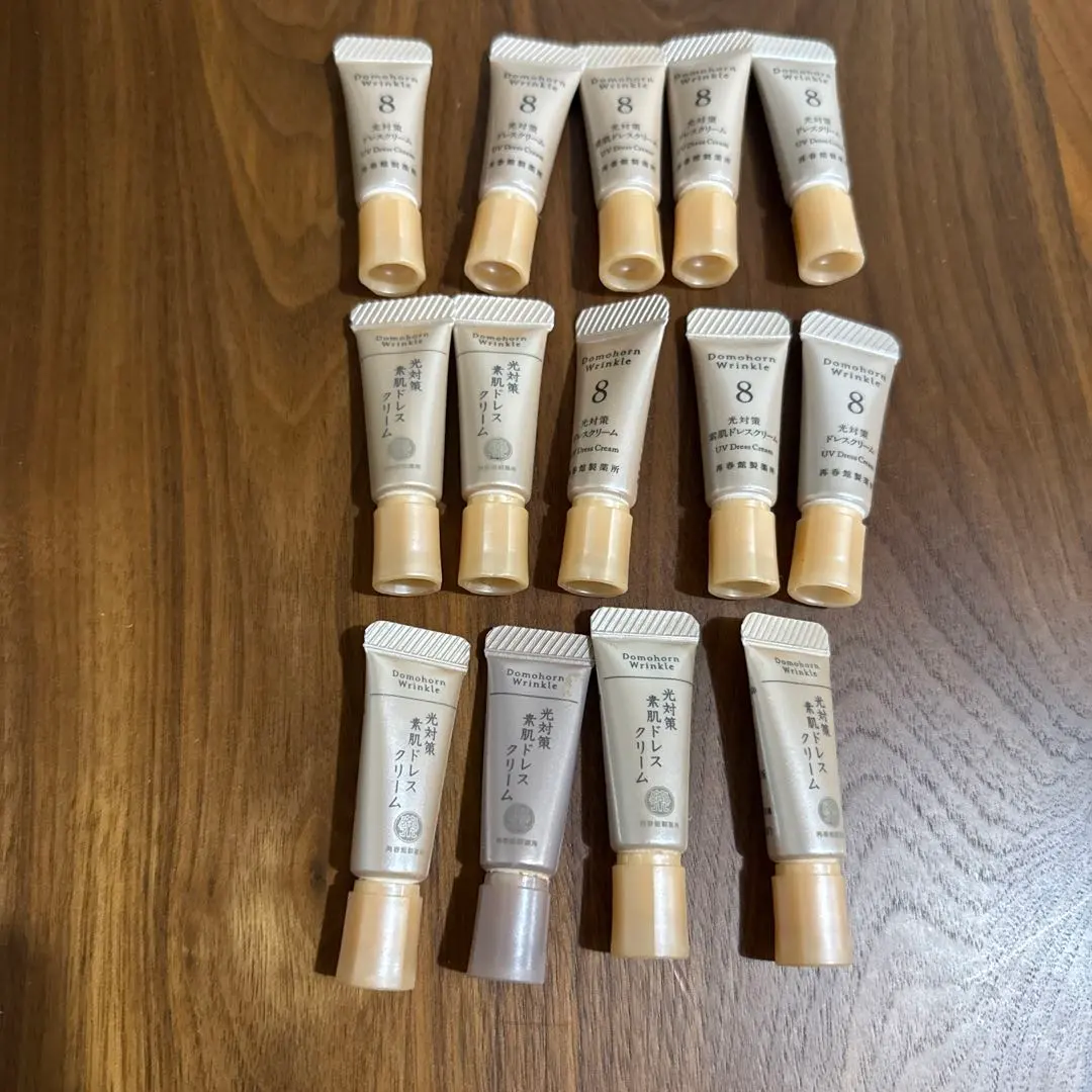 Thumbnail of Domohorn Wrinkle Hikari Taisaku Dress Cream - 14 pieces