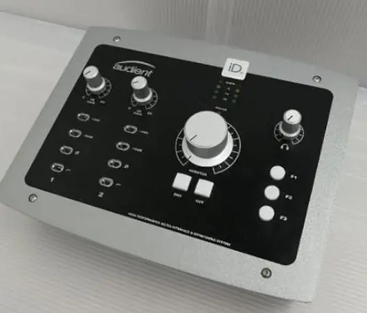 【ジャンク品】audient iD22 Amazon.co.jp: audient オーディオインターフェイス iD22 : 楽器