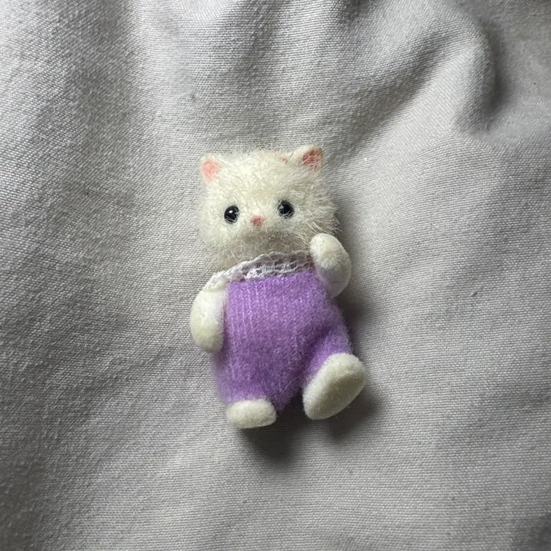 Thumbnail of Discontinued Sylvanian Families Persian Cat Baby - Rare