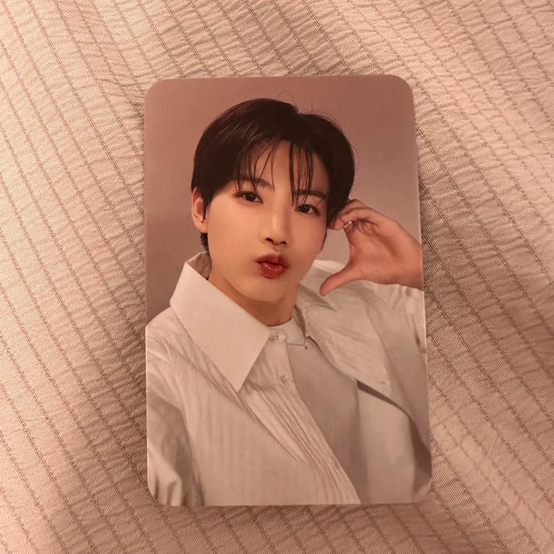 Thumbnail of treasure Wonderwall Junkyu trading card