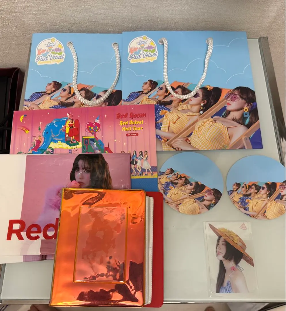 Thumbnail of Red Velvet merchandise bundle, Red Velvet trading cards