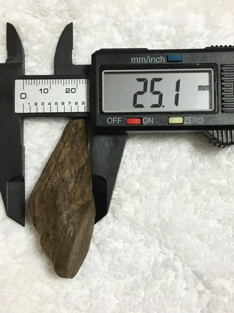 本物保证天然ベトナムじんー沈香ネックレス 芽荘 て手をくし串 野生の老\r\r 材料 2025年最新】ベトナム芽荘沈香の人気アイテム - メルカリ