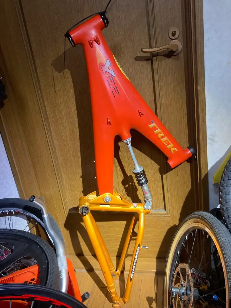 土日値引【貴重】最終改良型TREK Y22 OCLV カーボンフレーム　トレック 貴重】最終改良型TREK Y22 OCLV カーボンフレームトレック
