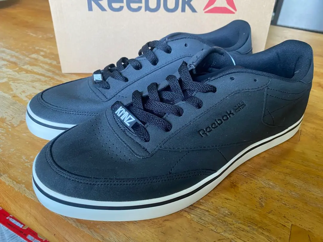2025年最新】kmnz reebokの人気アイテム - メルカリ