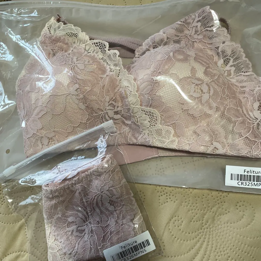 Thumbnail of Feliture Lace Bra and Panty Set, Milky Pink