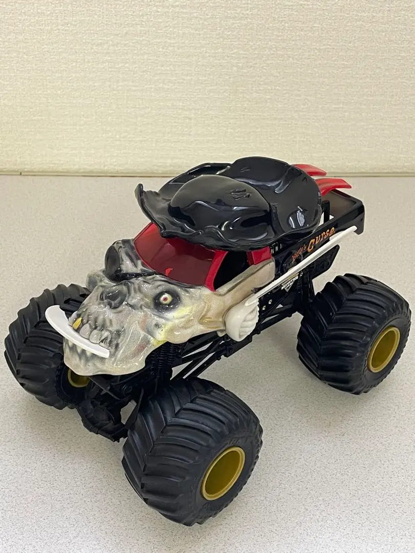 Amazon.co.jp: Monster Jam公式バットマン対スーパーマン 色が
