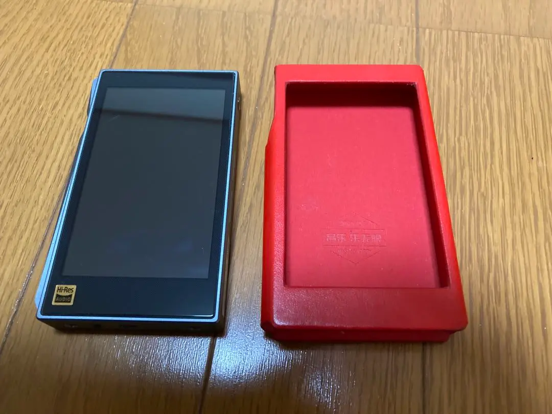FiiO X5 3rd generation本体とケース FiiO X5 3rd 高音質化ROM導入済 ケース2個付き