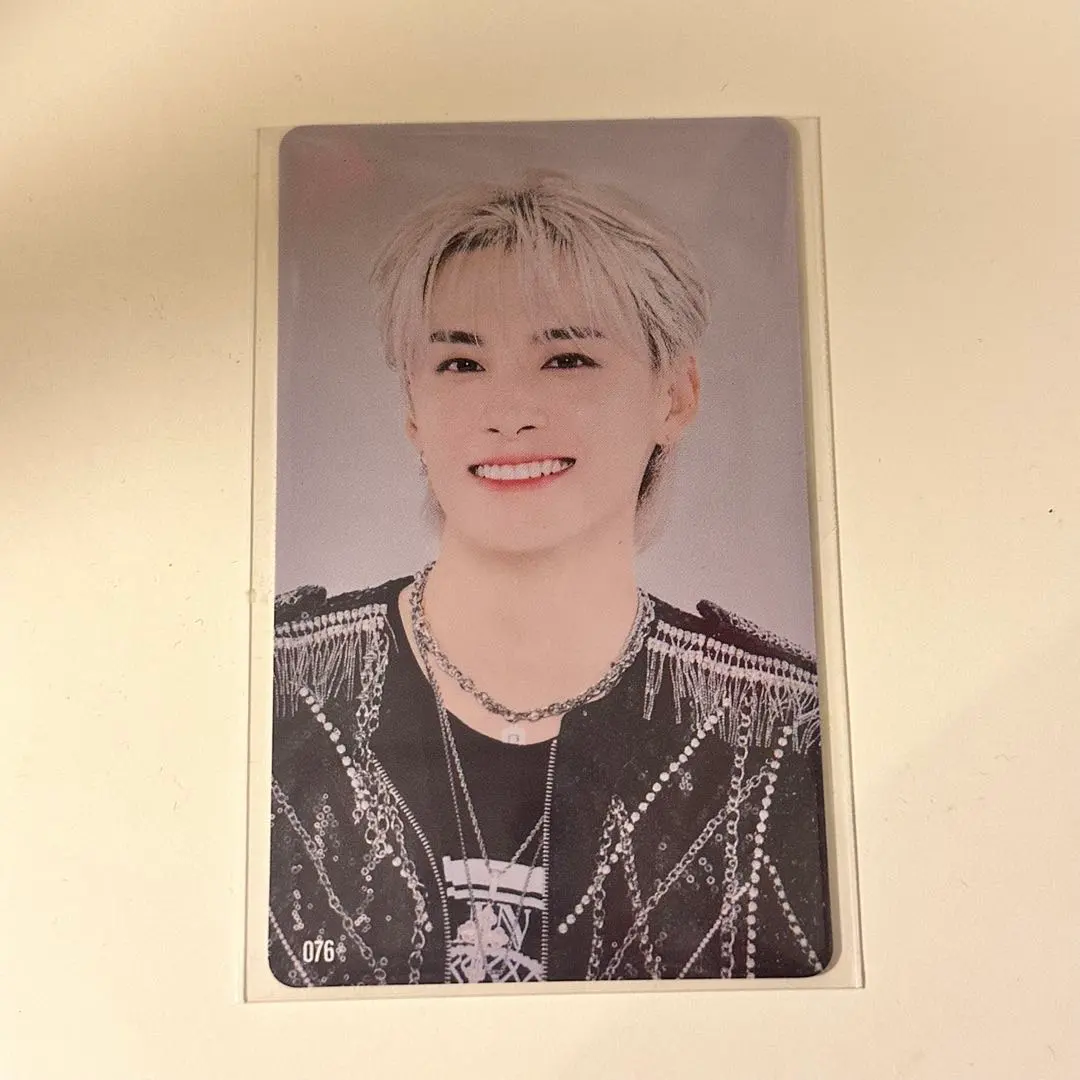 Thumbnail of Takumi Kawanishi (JO1) Rotating Trading Card 076