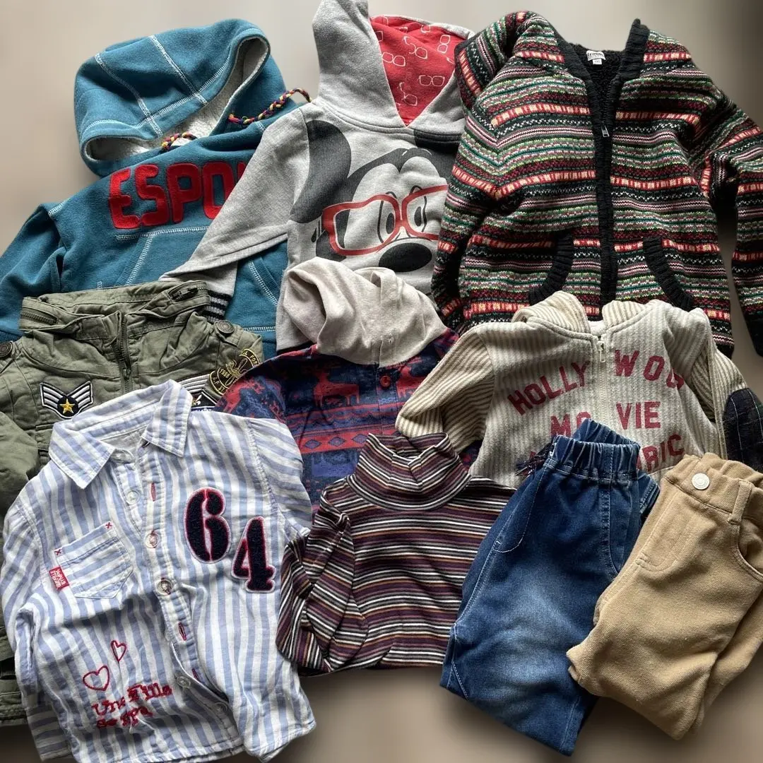 Thumbnail of Kids' clothing bundle, size 100cm