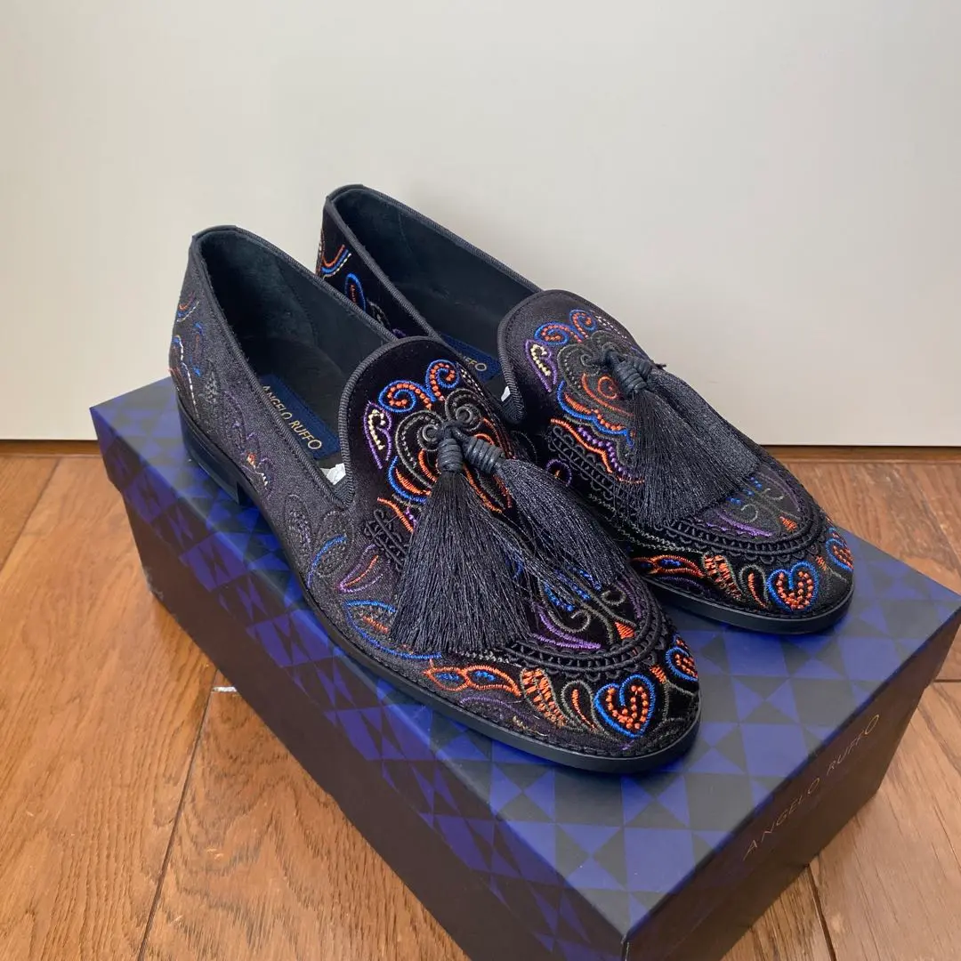 新品未使用　ANGELO RUFFO　 刺繍　タッセル　ローファー 黒 国内正規品 ANGELO RUFFO 刺繍 タッセル ローファー 黒 新品