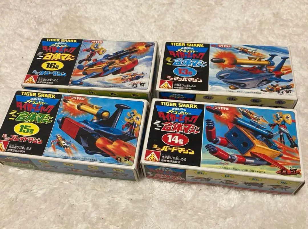 【極希少品】アオシマ合体ロボット　アトランジャー 7号レッドクリッパー【未組立】 極希少品】アオシマ合体ロボット アトランジャー 7号レッド