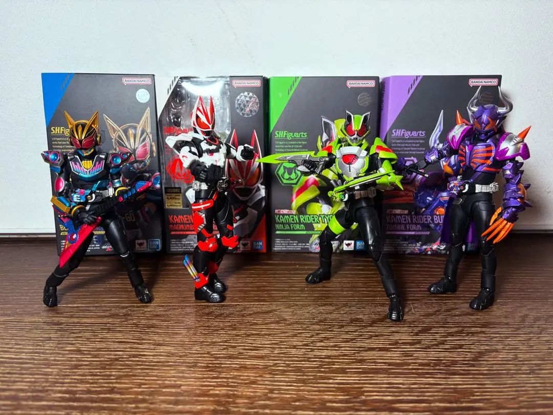 未開封:S.H.Figuarts 仮面ライダータイクーン セット S.H.Figuarts 仮面ライダータイクーン ニンジャフォーム | 魂ウェブ