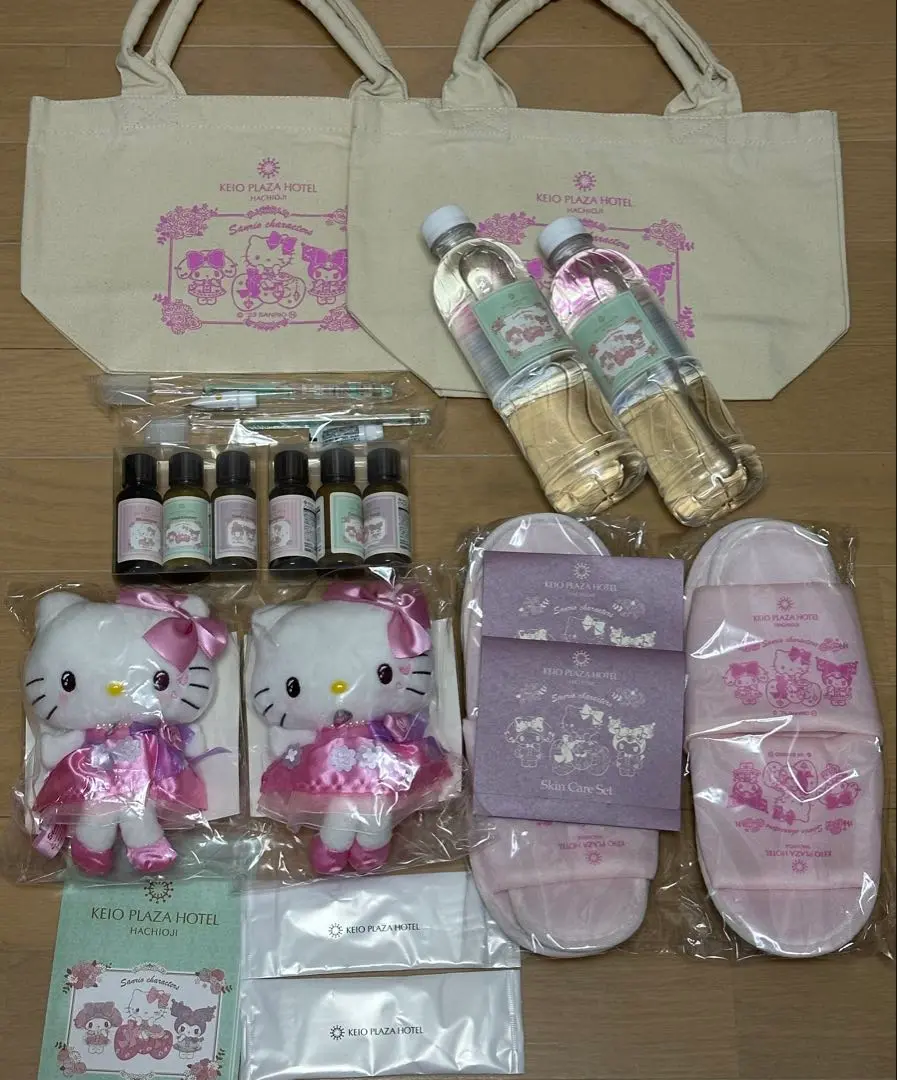 【美品】京王プラザホテル宿泊者限定セット★マイメロディ★ぬいぐるみキーホルダー かわいい！ 京王プラザホテル宿泊者限定 マイメロくろみちゃん