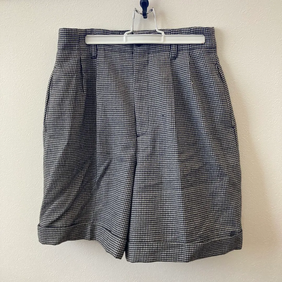 Thumbnail of Houndstooth wool half pants