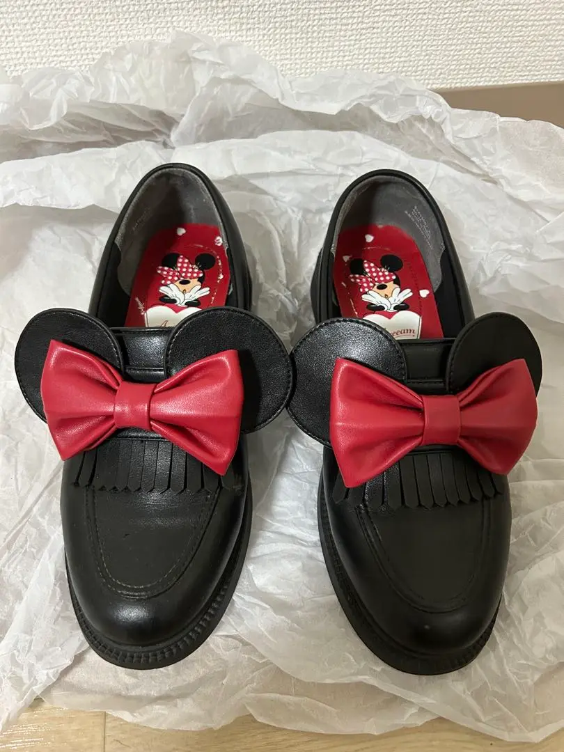 アリーム　ミニーローファー　黒　Mサイズ ミニーマウス」モチーフの3WAYでアレンジできるローファーが発売